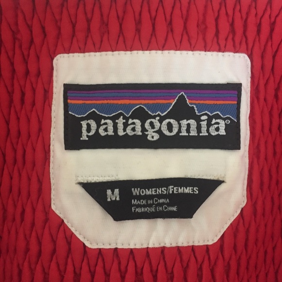 Patagonia Two Toned Red & White Ski Snow Jacket - Picture 11 of 13